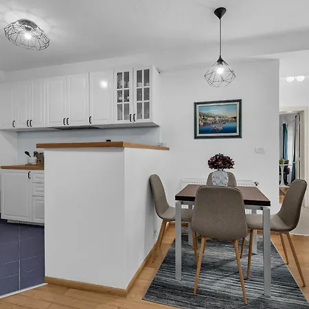 Apartman Hidden Garden , Stylish In Old Town