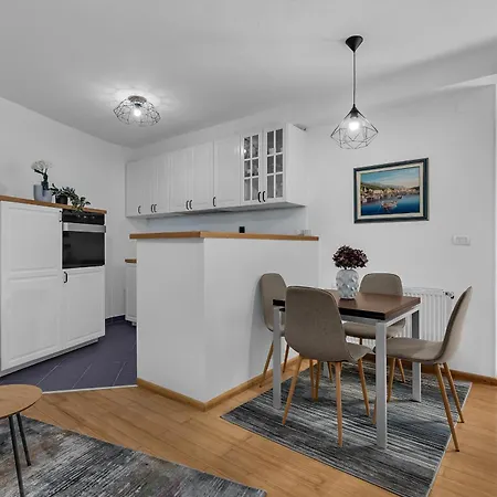 Hidden Garden , Stylish In Old Town Makarska