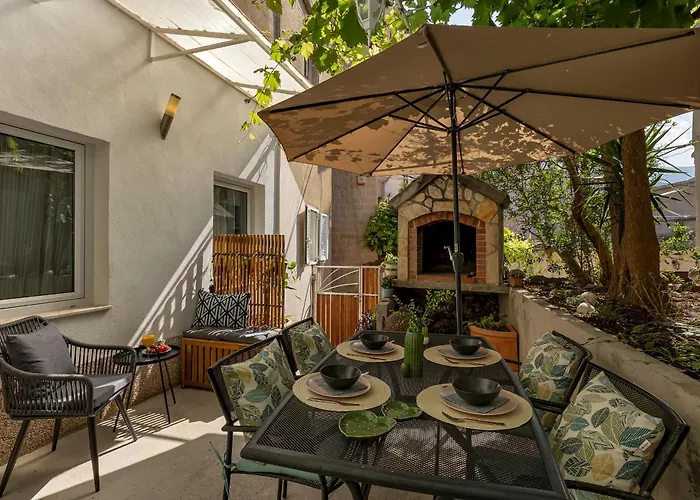 Hidden Garden , Stylish In Old Town Makarska