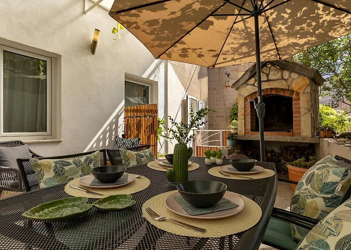 Hidden Garden , Stylish In Old Town Lejlighed