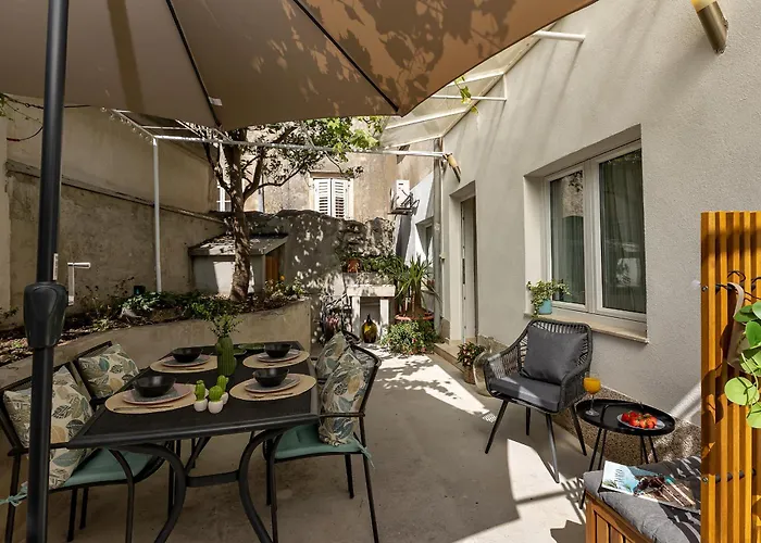 Hidden Garden , Stylish In Old Town *