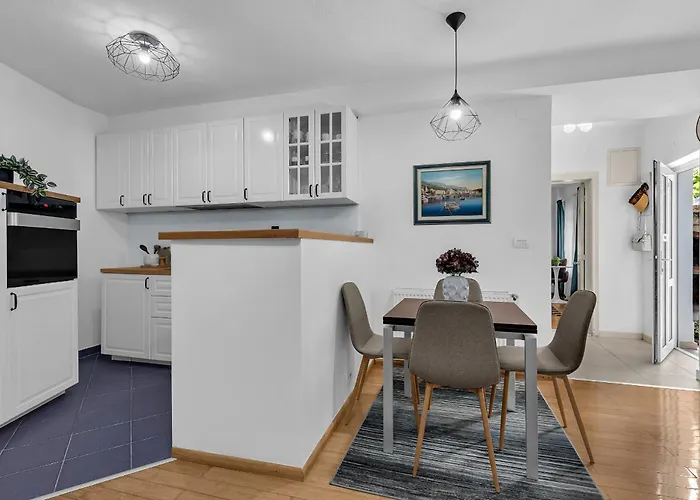 Apartman Hidden Garden , Stylish In Old Town