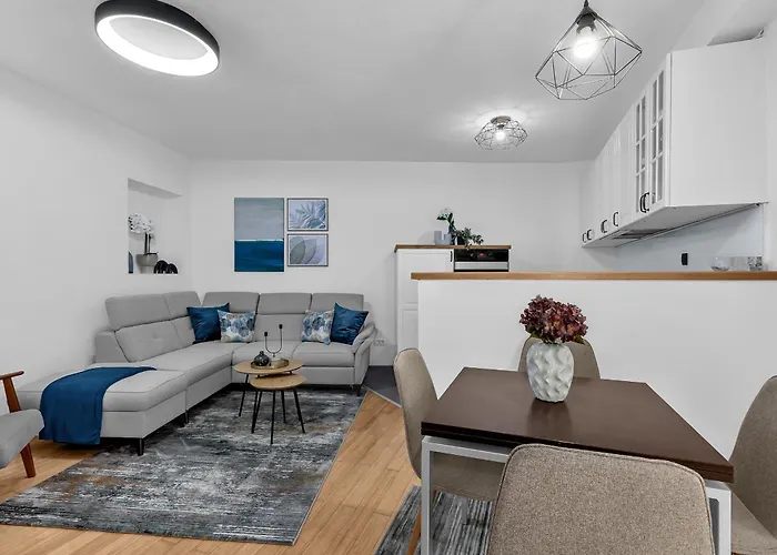 Hidden Garden , Stylish In Old Town Apartman Makarska