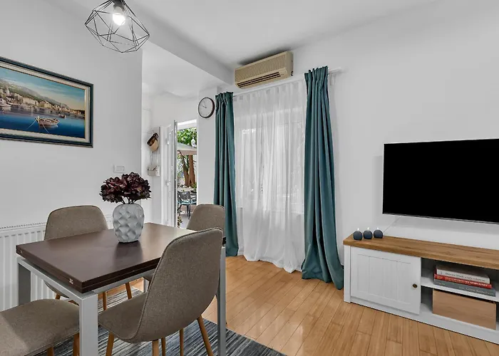 Apartman Hidden Garden , Stylish In Old Town Makarska