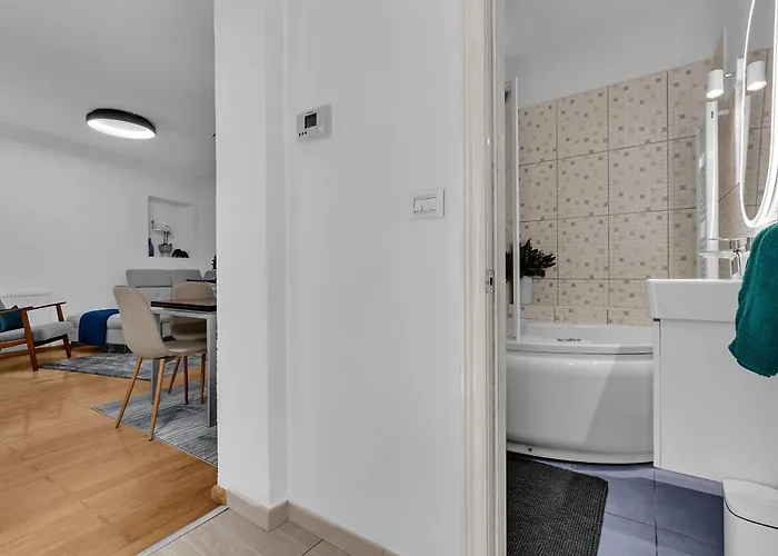 Hidden Garden , Stylish In Old Town