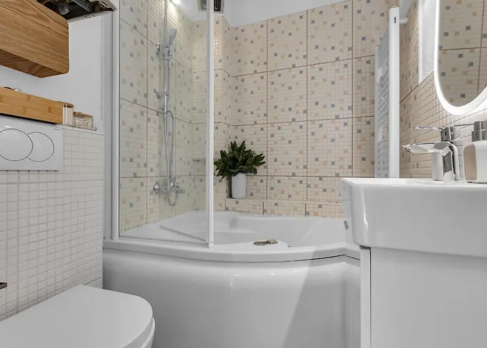 Hidden Garden , Stylish In Old Town Apartman