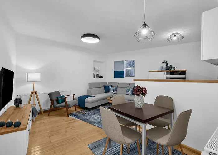 Hidden Garden , Stylish In Old Town Apartman