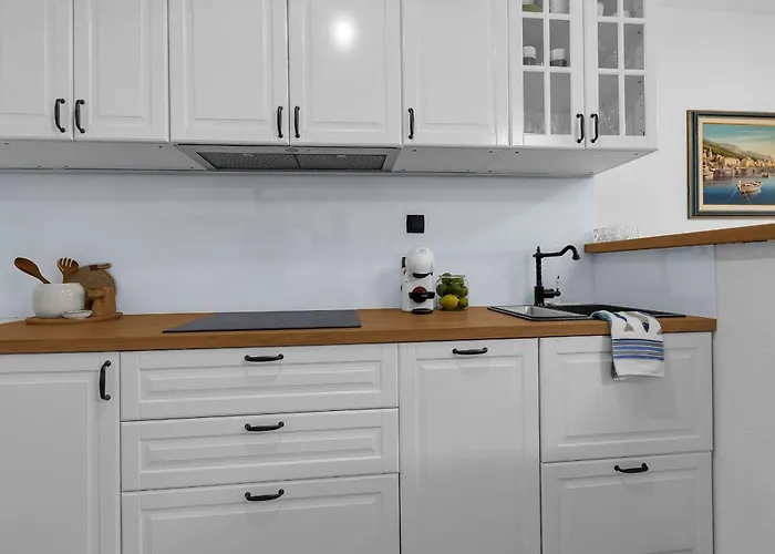 Hidden Garden , Stylish In Old Town Апартаменти *