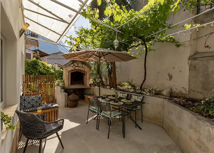 Hidden Garden , Stylish In Old Town *