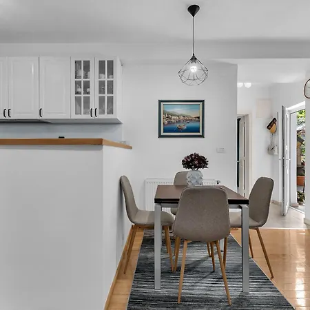 Hidden Garden , Stylish In Old Town *